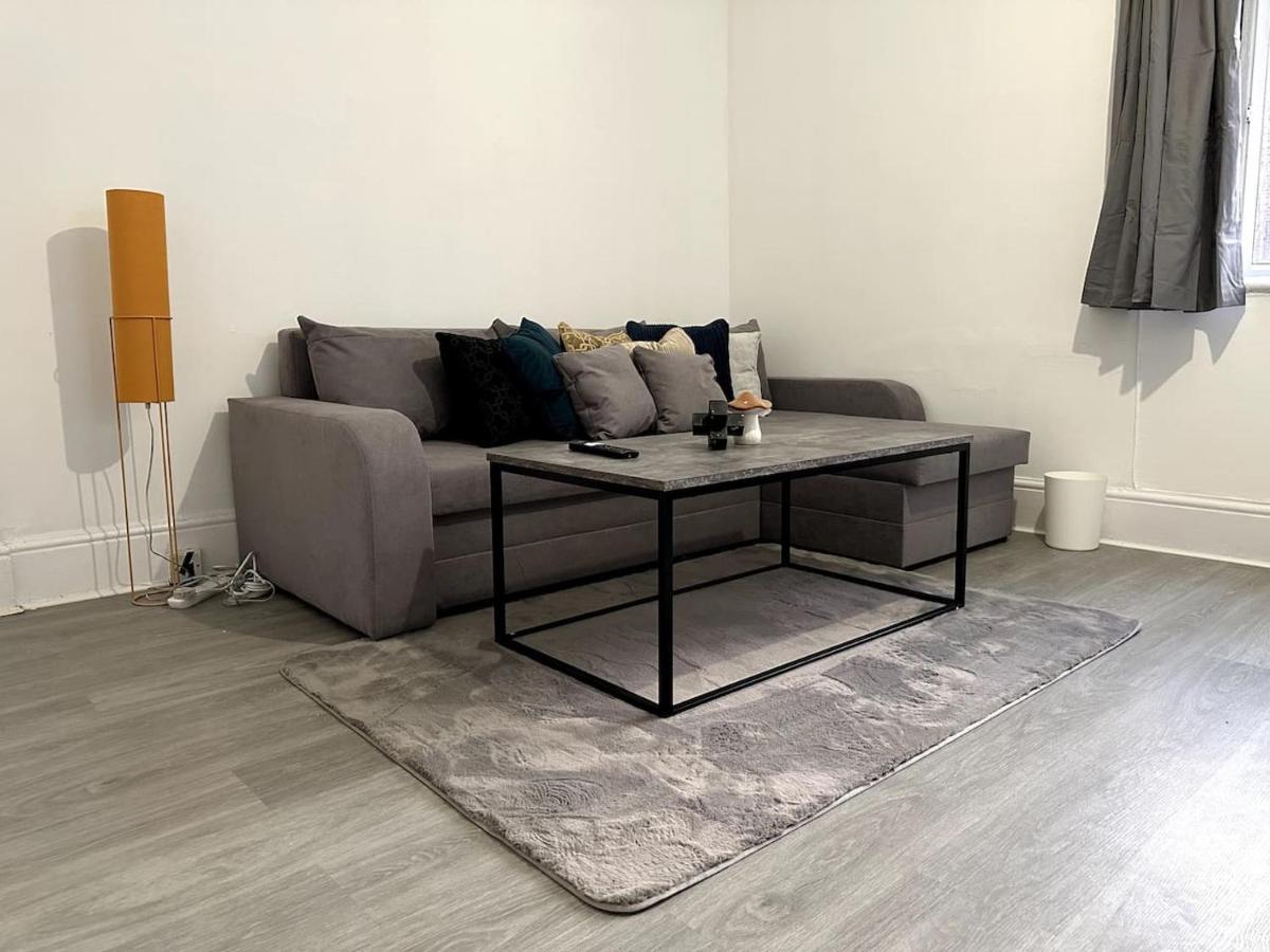 Wonderful 2 Bedroom On Tower Bridge Londres Exterior foto